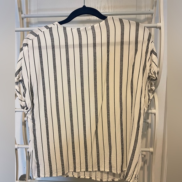 Black and White Pinstripe Dynamite Top - Picture 3 of 3